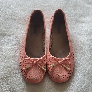 White mountain Women's flats size 6